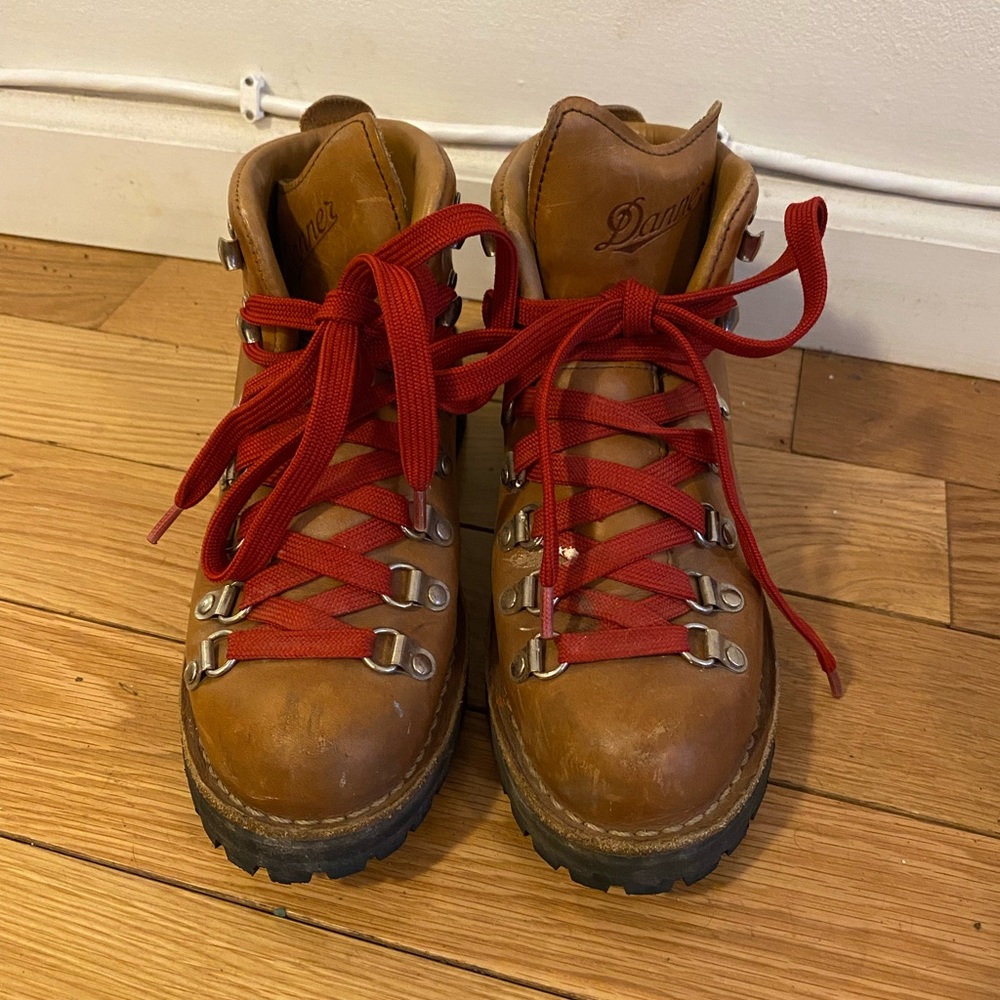 Danner Women's Mountain Light Cascade Hiking Boot brown 6.5